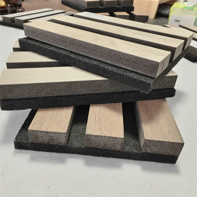 Zakaj so visokokakovostne akustične plošče bistvene za nadzor hrupa?